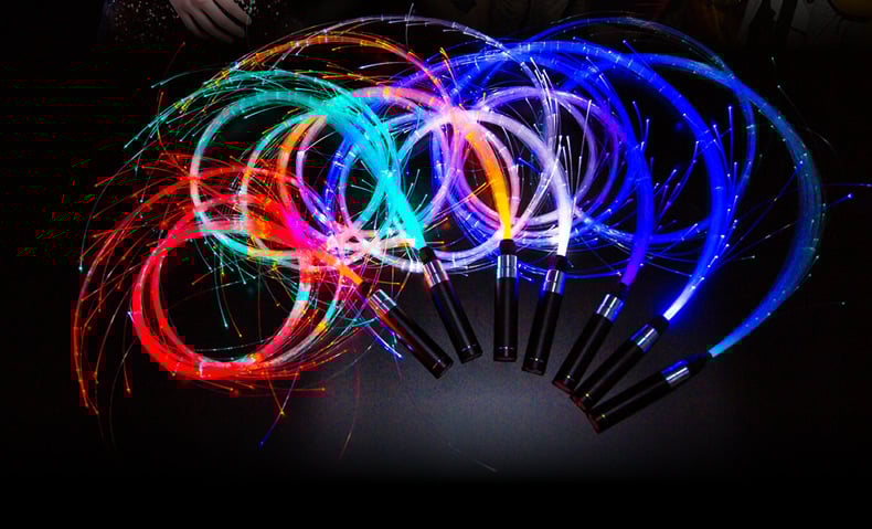 Zweapy™ USB Wiederaufladbare LED-Peitsche | 50% RABATT