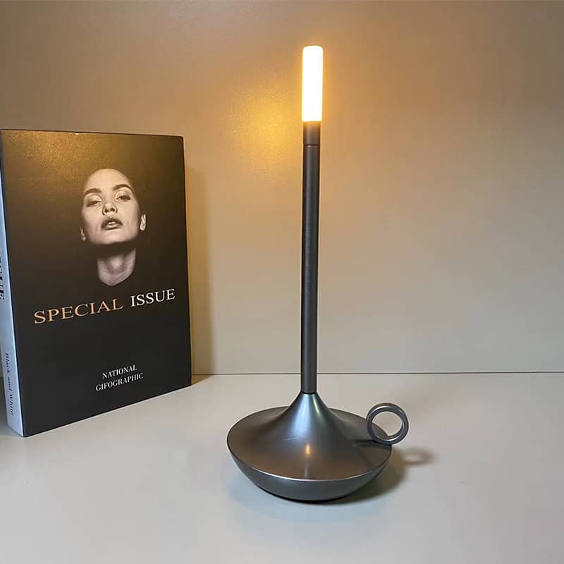Dekorative Tischlampe – wiederaufladbare Kerzenleuchte mit weichen Kurven