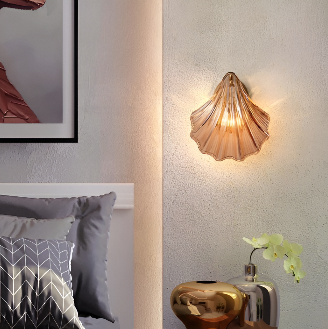 ChicShell - Minimalistische Glasschalen-Wandleuchte mit Druckknopfschalter