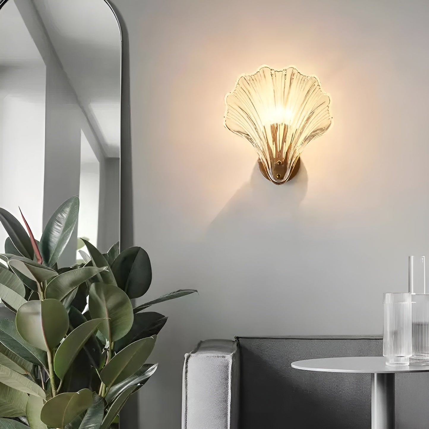 ChicShell - Minimalistische Glasschalen-Wandleuchte mit Druckknopfschalter