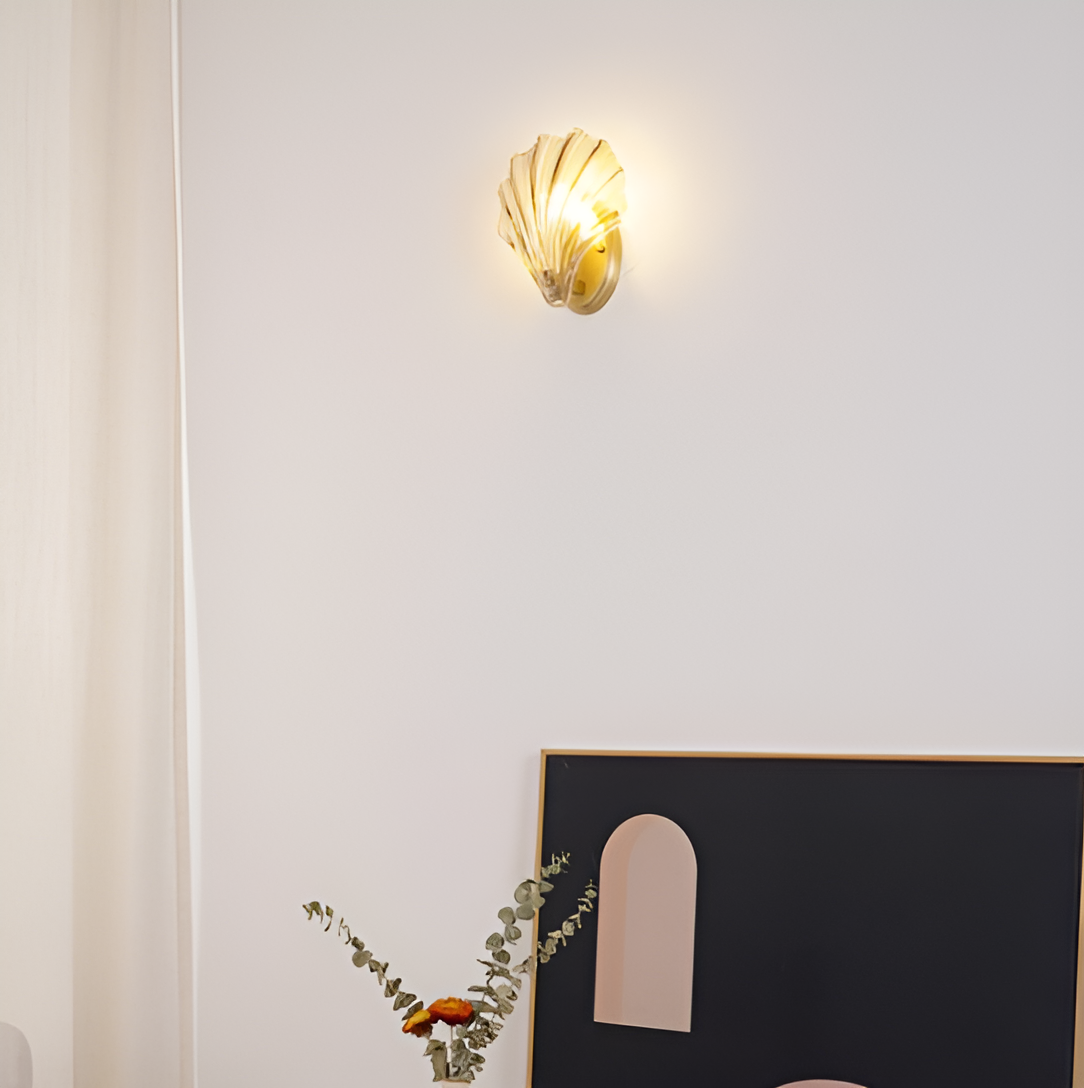 ChicShell - Minimalistische Glasschalen-Wandleuchte mit Druckknopfschalter