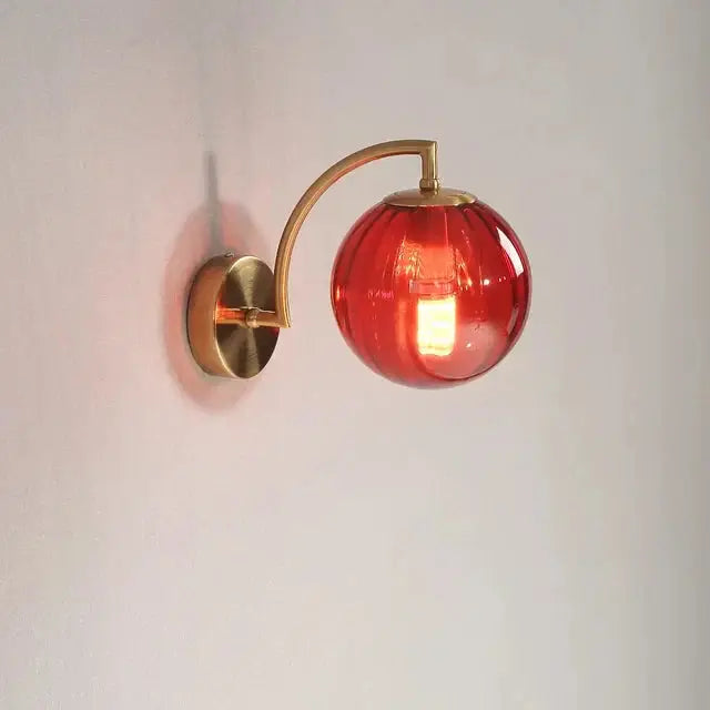 Moderne Wandleuchte aus gehärtetem Glas