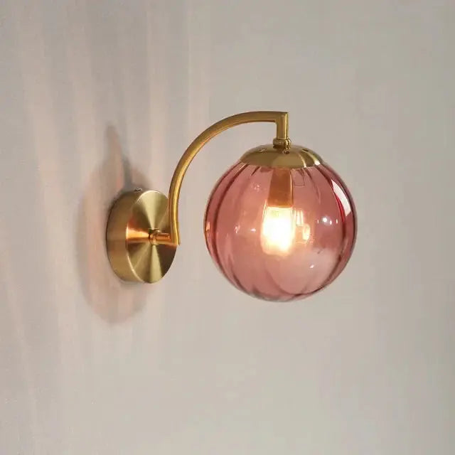 Moderne Wandleuchte aus gehärtetem Glas