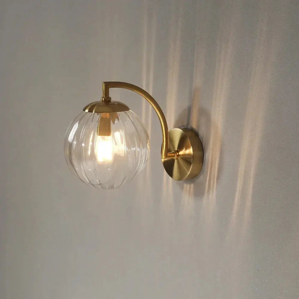 Moderne Wandleuchte aus gehärtetem Glas