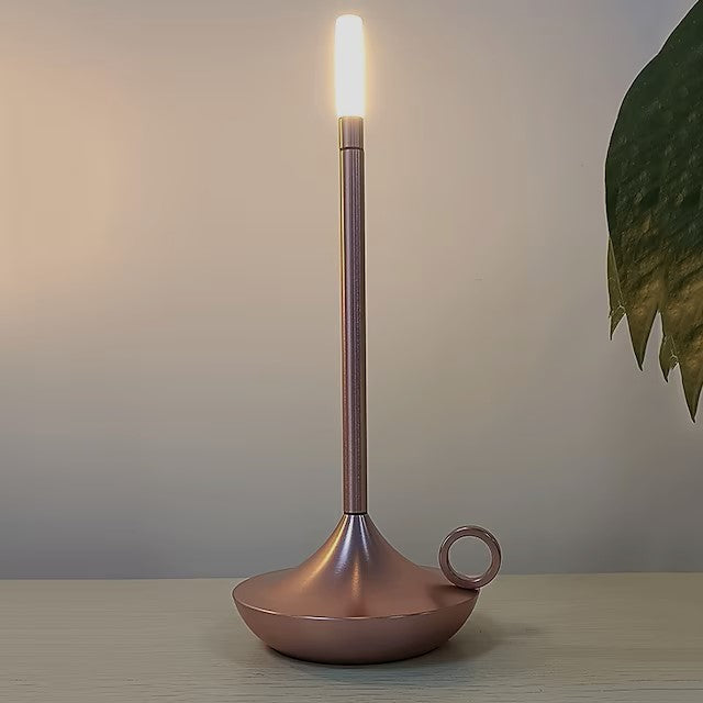 Dekorative Tischlampe – wiederaufladbare Kerzenleuchte mit weichen Kurven