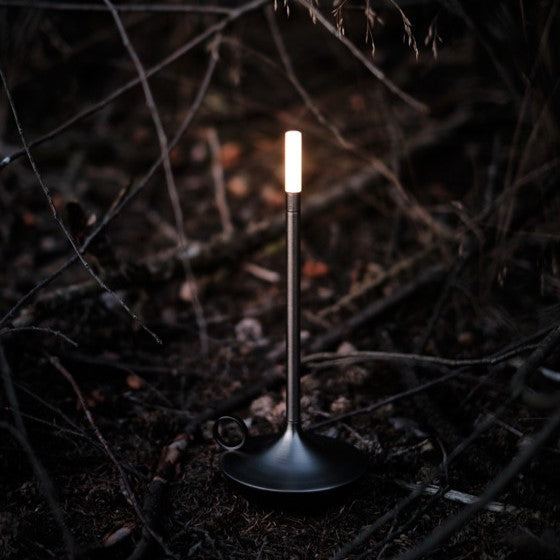 Dekorative Tischlampe – wiederaufladbare Kerzenleuchte mit weichen Kurven