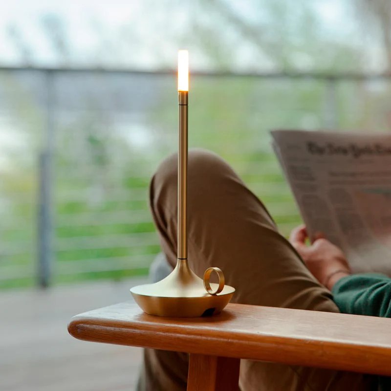 Dekorative Tischlampe – wiederaufladbare Kerzenleuchte mit weichen Kurven