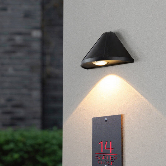 Modern Minimalist Triangle Cone Wasserdicht Aluminium Linse Frosted LED Außen Wandleuchte Lampe