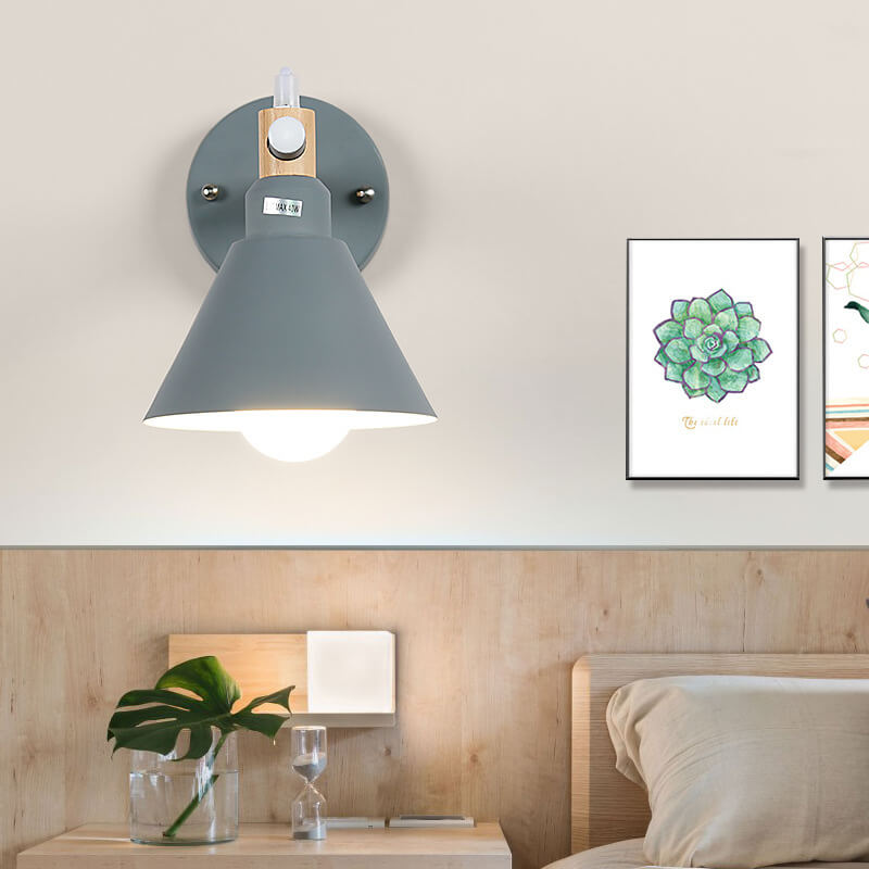 Nordic Macaron Eisen Trompetenförmige Holz 1-Licht Wandlampe