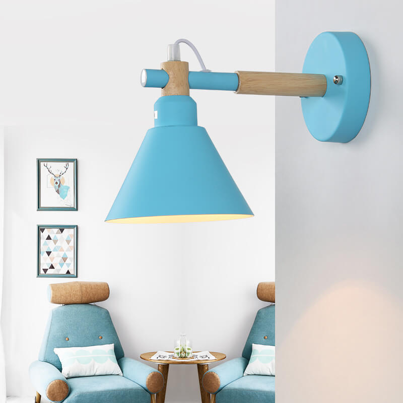 Nordic Macaron Eisen Trompetenförmige Holz 1-Licht Wandlampe