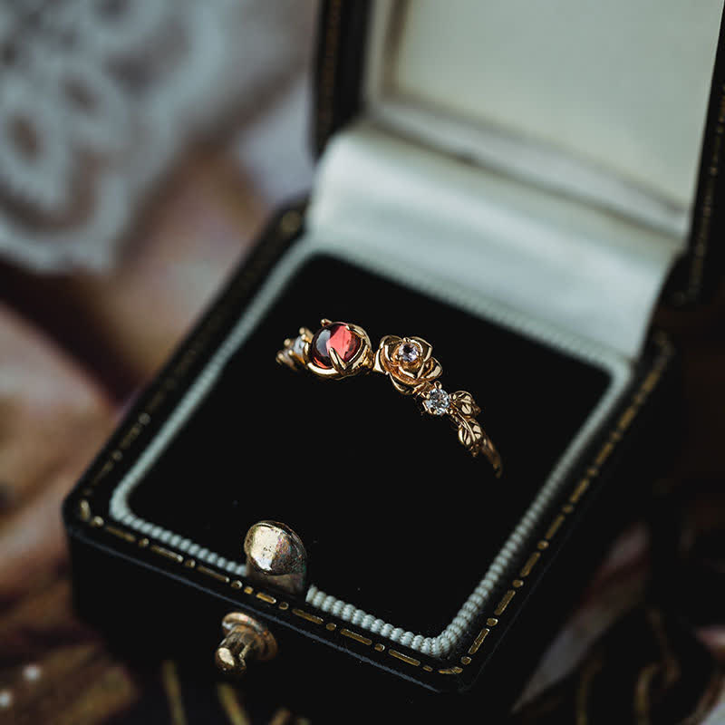 Passions"Venus Rose" - Granat mit Moissanit-Rosenring