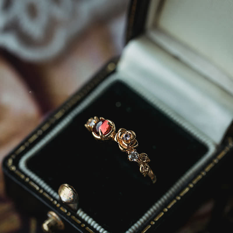 Passions"Venus Rose" - Granat mit Moissanit-Rosenring