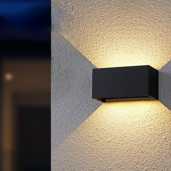 Moderne wasserdichte rechteckige LED-Wandleuchte für den Außenbereich mit Auf- und Ab-Beleuchtung