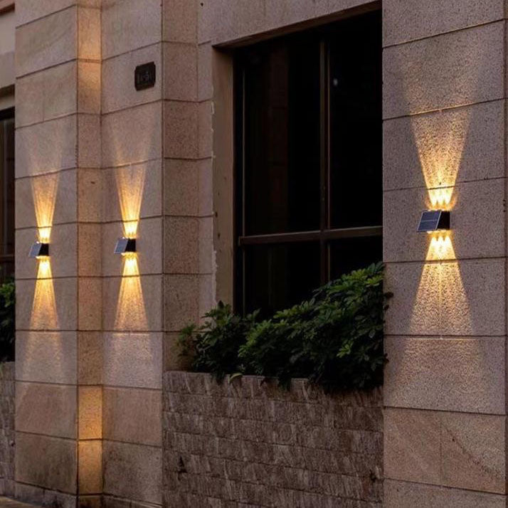 Zeitgenössische industrielle solarbetriebene wasserdichte ABS-Säule LED-Wandlampe für Außenpatio