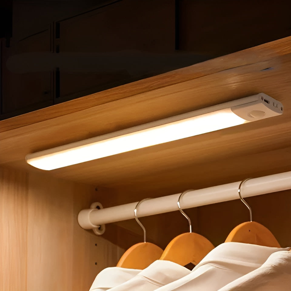 | Wiederaufladbare LED-Lampe mit innovativem Bewegungsmelder