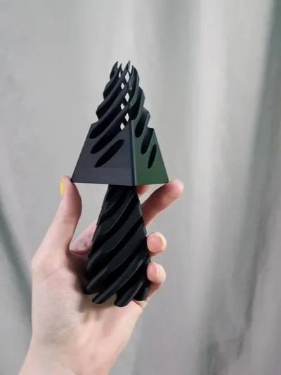 Magische Pyramiden-Skulptur - Erleben Sie das Unmögliche! 1+1 GRATIS