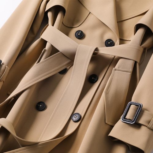 DELILAH - Stilvoller und langer Trenchcoat mit Gürtel